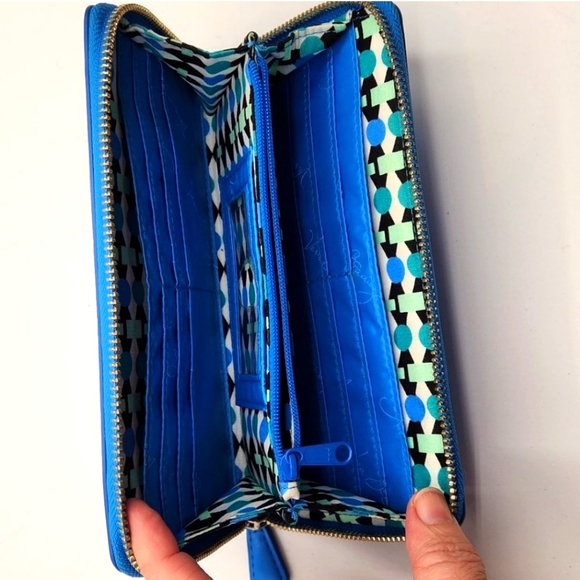 NWOT Vera Bradley Coastal Blue faux leather accordion wallet - Picture 3 of 8